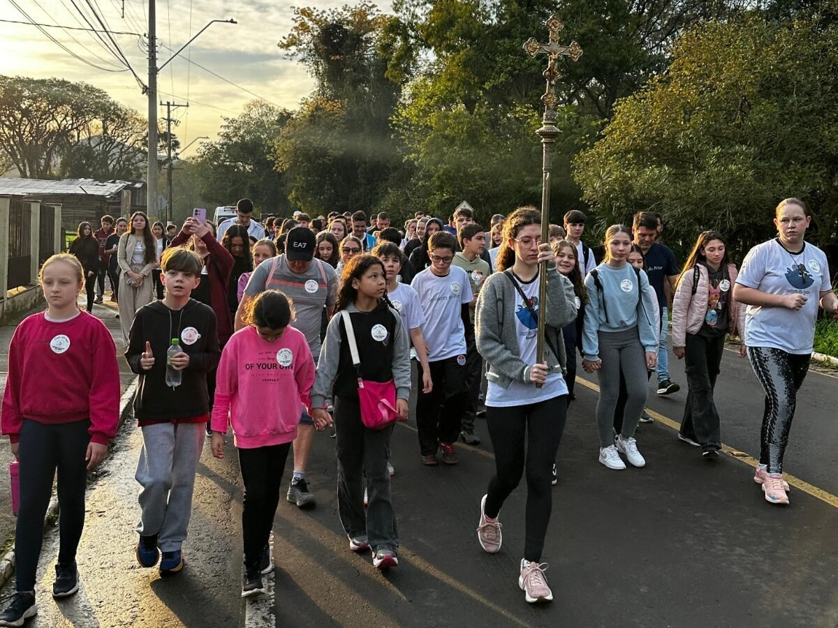 16.08 caminhada jovem