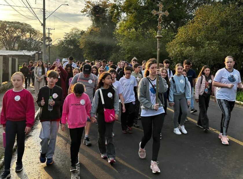16.08 caminhada jovem